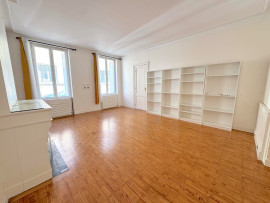 
                                                                                        Vente
                                                                                         Maison 7 Pièces - Jardin - Chartrons