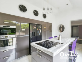 
                                                                                        Vente
                                                                                         Maison 7 pièces, jardin, garage 2 voitures