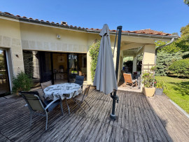 Vente
                                                                                MAISON 7 PIECES - JARDIN & GARAGE - LIBOURNE