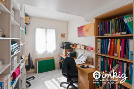 
                                                                                        Vente
                                                                                         Maison 7 pièces pour thérapeutes, artistes