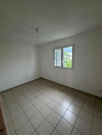 
                                                                                        Location
                                                                                         Maison 75m² Salazie – 810€/mois