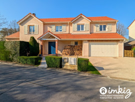 
                                                                                        Vente
                                                                                         Maison 7pièces, jardin et garage