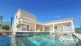 
                                                                                        Vente
                                                                                         Maison 8 pièces