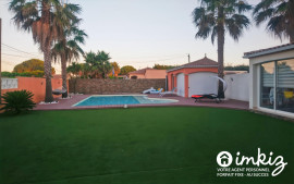 
                                                                                        Vente
                                                                                         Maison 8 pièces