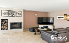 
                                                                                        Vente
                                                                                         Maison 8 pièces