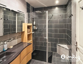 
                                                                                        Vente
                                                                                         Maison 8 pièces