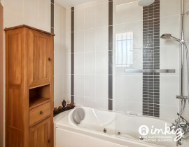 
                                                                                        Vente
                                                                                         Maison 8 pièces