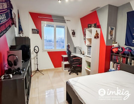 
                                                                                        Vente
                                                                                         Maison 8 pièces