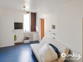 
                                                                                        Vente
                                                                                         Maison 8 pièces