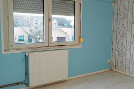 
                                                                                        Vente
                                                                                         Maison 8 pièces