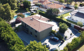 
                                                                                        Vente
                                                                                         Maison 8 pièces
