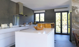 
                                                                                        Vente
                                                                                         Maison 8 pièces