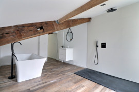 
                                                                                        Vente
                                                                                         Maison 8 pièces
