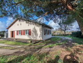 
                                                                                        Vente
                                                                                         Maison 8 pièces
