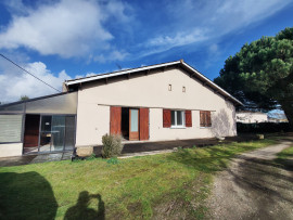 
                                                                                        Vente
                                                                                         Maison 8 pièces
