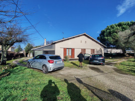 
                                                                                        Vente
                                                                                         Maison 8 pièces