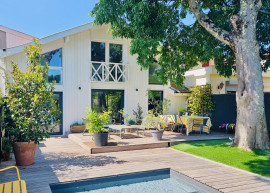 
                                                                                        Vente
                                                                                         Maison 8 pièces
