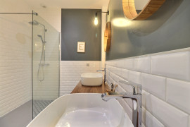 
                                                                                        Vente
                                                                                         Maison 8 pièces