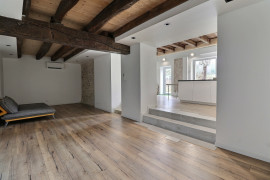 
                                                                                        Vente
                                                                                         Maison 8 pièces