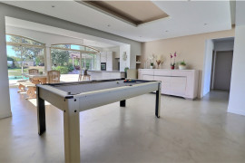 
                                                                                        Vente
                                                                                         Maison 8 pièces