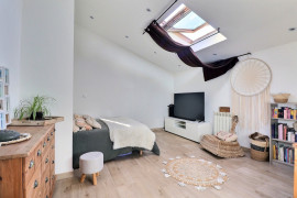
                                                                                        Vente
                                                                                         Maison 8 pièces
