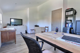 
                                                                                        Vente
                                                                                         Maison 8 pièces