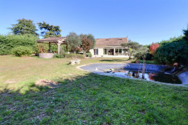 
                                                                                        Vente
                                                                                         Maison 8 pièces