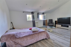 
                                                                                        Vente
                                                                                         Maison 8 pièces