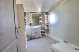 
                                                                                        Vente
                                                                                         Maison 8 pièces
