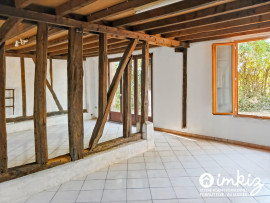 
                                                                                        Vente
                                                                                         Maison 8 pièces
