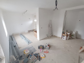 
                                                                                        Vente
                                                                                         Maison 3 chambres à finir de rénover