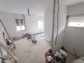 
                                                                                        Vente
                                                                                         Maison 3 chambres à finir de rénover