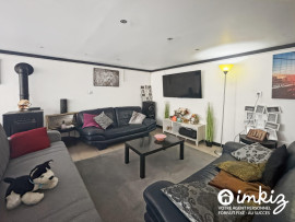 
                                                                                        Vente
                                                                                         Maison 9 pièces