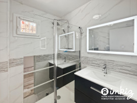 
                                                                                        Vente
                                                                                         Maison 9 pièces