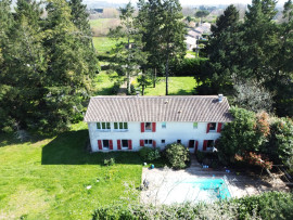 
                                                                                        Vente
                                                                                         Maison 9 pièces