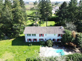 
                                                                                        Vente
                                                                                         Maison 9 pièces