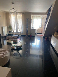 
                                                                                        Location
                                                                                         Maison à louer à Suresnes