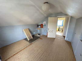 
                                                                                        Location
                                                                                         Maison à usage commercial