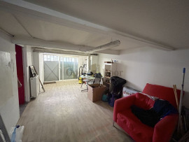 
                                                                                        Location
                                                                                         Maison à usage commercial