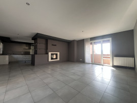 
                                                                                        Vente
                                                                                         Maison à vendre sur Ecully