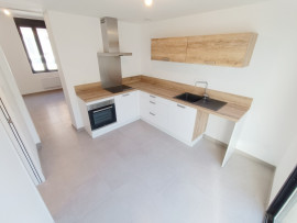 Location
Maison Amiens St P. 2 chambres avec cour
