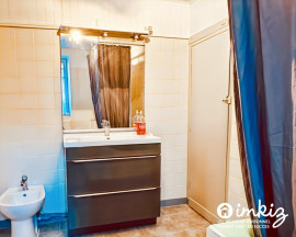 
                                                                                        Vente
                                                                                         Maison ancienne rénovée avec garage cœur de ville
