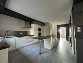 
                                                                                        Vente
                                                                                         Maison-Appartement à vendre sur Ecully