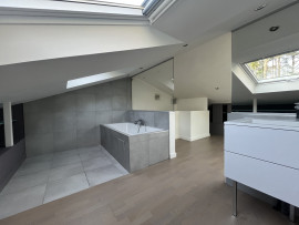 
                                                                                        Vente
                                                                                         Maison-Appartement à vendre sur Ecully