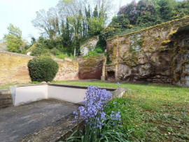 
                                                                                        Vente
                                                                                         Maison atypique 3 à 6 chambres, jardin des plantes