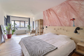 
                                                                                        Vente
                                                                                         Maison atypique dans le centre de Langon