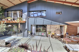
                                                                                        Vente
                                                                                         Maison atypique dans le centre de Langon