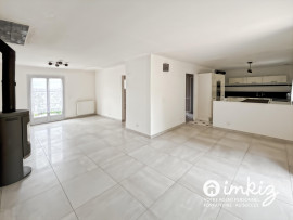 
                                                                                        Vente
                                                                                         Maison au calme  proche commodités 4 pièces