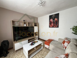 Location
Maison avec cour et garage