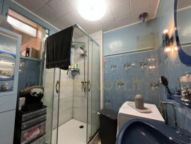 Location
Maison avec cour et garage